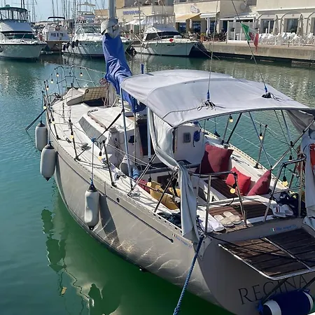 Botel La Regina Lido di Ostia